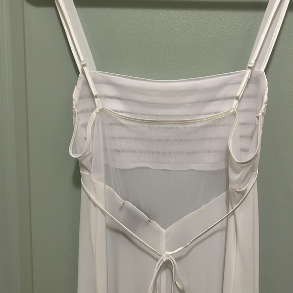 JONES New York  Sheer Negligee with Structured Top and Backtie - Picture 4 of 5